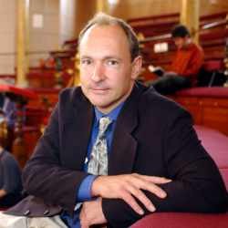 Penemu Web Dapat Gelar Kehormatan